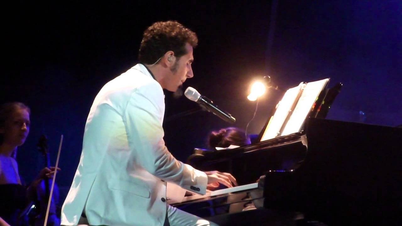 Serj Tankian - Elect The Dead Symphony Movie Screenshot 1